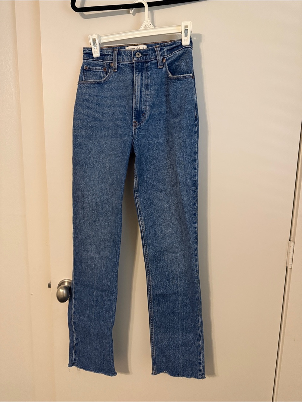 Straight-Leg Womens Denim Jeans in Medium Blue